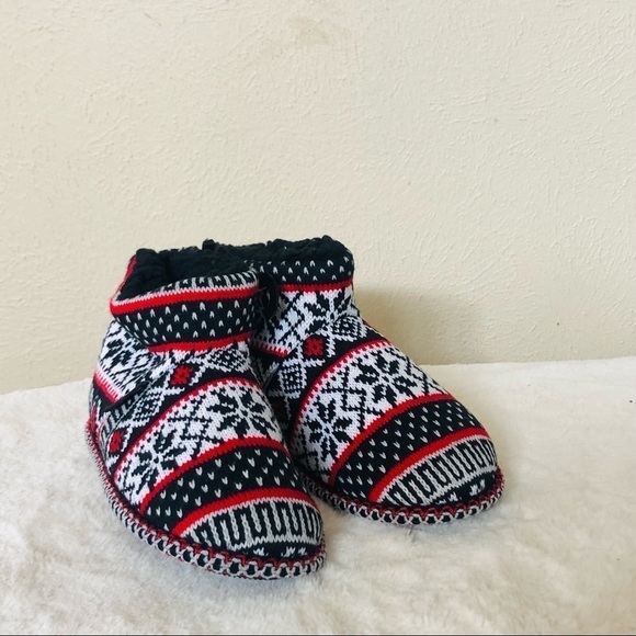 NWT Muk Luks sweater slippers - Picture 5 of 8